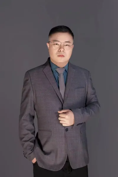 仲斌